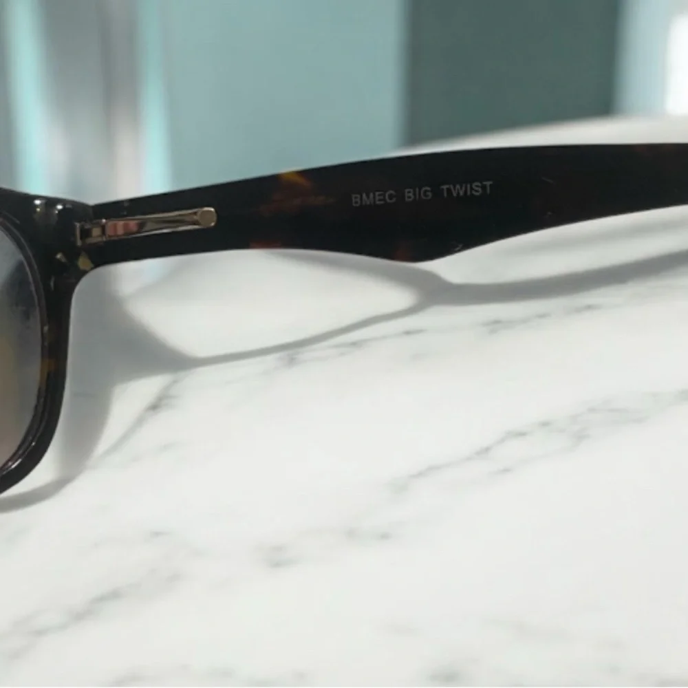 BMEC Big Twist Stylish Tortoise Shell Glasses